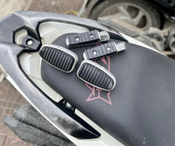 Cặp gác chân Cub125